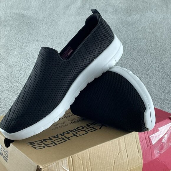 Skechers Women's Go Walk Joy Sneaker, Black/White, 12 Wide S208 - Picture 3 of 9